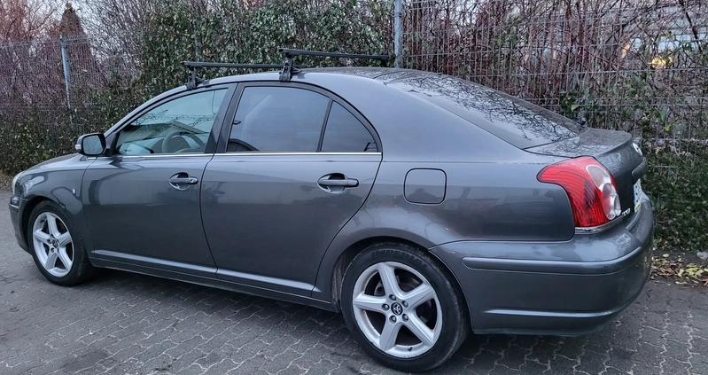 Toyota Avensis cena 10900 przebieg: 350000, rok produkcji 2007 z Warszawa małe 326